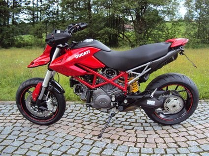 Umgebautes Motorrad Ducati Hypermotard 796 von Zweiradparadies Denk GmbH & Co. KG - Bild 1