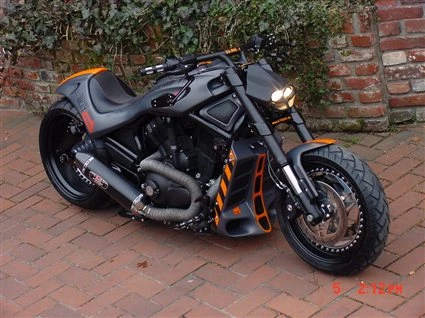 Umgebautes Motorrad Harley-Davidson V-Rod Street Rod VRSCR von X-Trem Custombikes - Bild 4 Umgebautes Motorrad Harley-Davidson V-Rod Street Rod VRSCR von X-Trem Custombikes - Bild 4