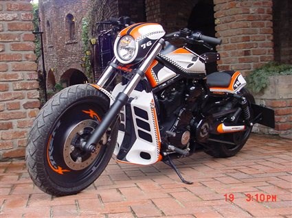 Umgebautes Motorrad Harley-Davidson V-Rod Night Rod VRSCD von X-Trem Custombikes - Bild 2 Umgebautes Motorrad Harley-Davidson V-Rod Night Rod VRSCD von X-Trem Custombikes - Bild 2