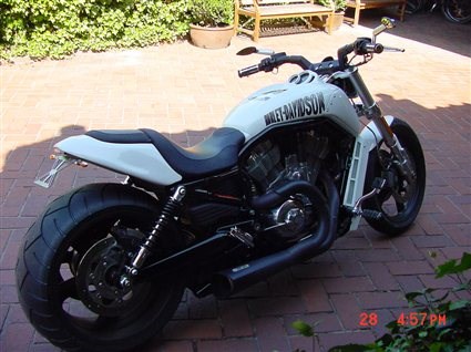 Umgebautes Motorrad Harley-Davidson V-Rod Muscle VRSCF von X-Trem Custombikes - Bild 10 Umgebautes Motorrad Harley-Davidson V-Rod Muscle VRSCF von X-Trem Custombikes - Bild 10