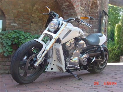 Umgebautes Motorrad Harley-Davidson V-Rod Muscle VRSCF von X-Trem Custombikes - Bild 9 Umgebautes Motorrad Harley-Davidson V-Rod Muscle VRSCF von X-Trem Custombikes - Bild 9