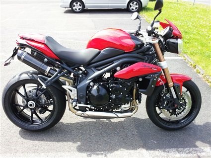 Umgebautes Motorrad Triumph Speed Triple 1050 von Motorradhaus Löhmer GmbH - Bild 2 Umgebautes Motorrad Triumph Speed Triple 1050 von Motorradhaus Löhmer GmbH - Bild 2