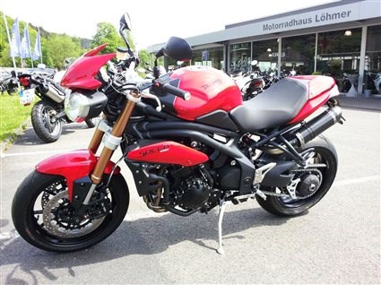 Umgebautes Motorrad Triumph Speed Triple 1050 von Motorradhaus Löhmer GmbH - Bild 4 Umgebautes Motorrad Triumph Speed Triple 1050 von Motorradhaus Löhmer GmbH - Bild 4