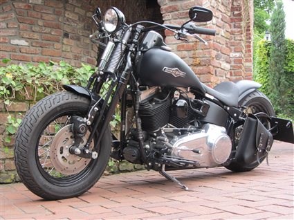 Umgebautes Motorrad Harley-Davidson Softail Cross Bones FLSTSB von X-Trem Custombikes - Bild 2 Umgebautes Motorrad Harley-Davidson Softail Cross Bones FLSTSB von X-Trem Custombikes - Bild 2