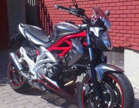 Suzuki SFV 650 Gladius