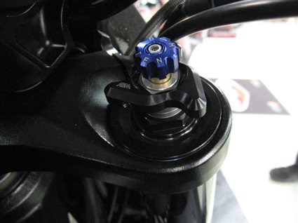 Umgebautes Motorrad Yamaha V-MAX von MZB Motorrad Bonn GmbH - Bild 8 Umgebautes Motorrad Yamaha V-MAX von MZB Motorrad Bonn GmbH - Bild 8