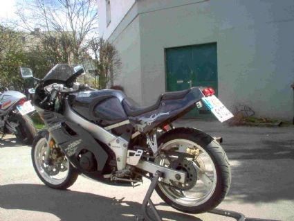 Umgebautes Motorrad Yamaha FZR 400 von goldyR - Bild 2 Umgebautes Motorrad Yamaha FZR 400 von goldyR - Bild 2