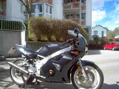 Umgebautes Motorrad Yamaha FZR 400 von goldyR - Bild 3 Umgebautes Motorrad Yamaha FZR 400 von goldyR - Bild 3