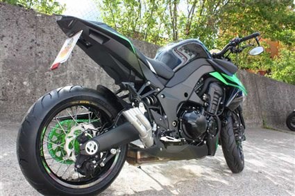 Umgebautes Motorrad Kawasaki Z1000 von Warm Up Zweiradtechnik GmbH - Bild 9 Umgebautes Motorrad Kawasaki Z1000 von Warm Up Zweiradtechnik GmbH - Bild 9