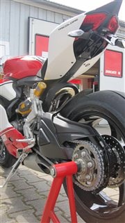 Umgebautes Motorrad Ducati 1199 Panigale Tricolor von Schilling IM Racing GmbH & Co. KG - Bild 8 Umgebautes Motorrad Ducati 1199 Panigale Tricolor von Schilling IM Racing GmbH & Co. KG - Bild 8