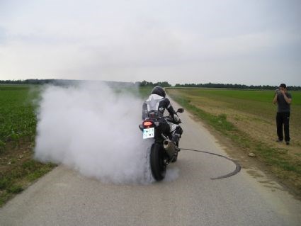 Umgebautes Motorrad Suzuki GSX-R 1000 von yoshigixxer - Bild 1 Umgebautes Motorrad Suzuki GSX-R 1000 von yoshigixxer - Bild 1