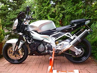 Umgebautes Motorrad Aprilia RSV 1000 Tuono R von motomaen - Bild 1 Umgebautes Motorrad Aprilia RSV 1000 Tuono R von motomaen - Bild 1