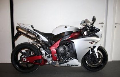 Yamaha R1 Custom Bike