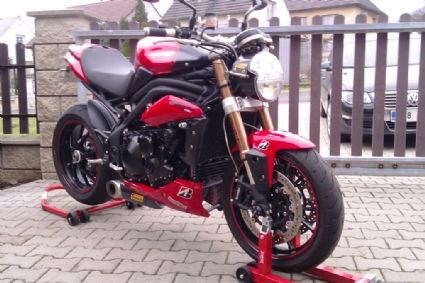 Umgebautes Motorrad Triumph Speed Triple 1050 von petrltm - Bild 1 Umgebautes Motorrad Triumph Speed Triple 1050 von petrltm - Bild 1