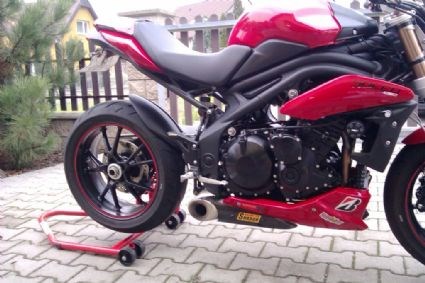Umgebautes Motorrad Triumph Speed Triple 1050 von petrltm - Bild 4 Umgebautes Motorrad Triumph Speed Triple 1050 von petrltm - Bild 4