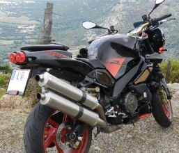 Aprilia RSV 1000 Tuono R Aprilia RSV 1000 Tuono R