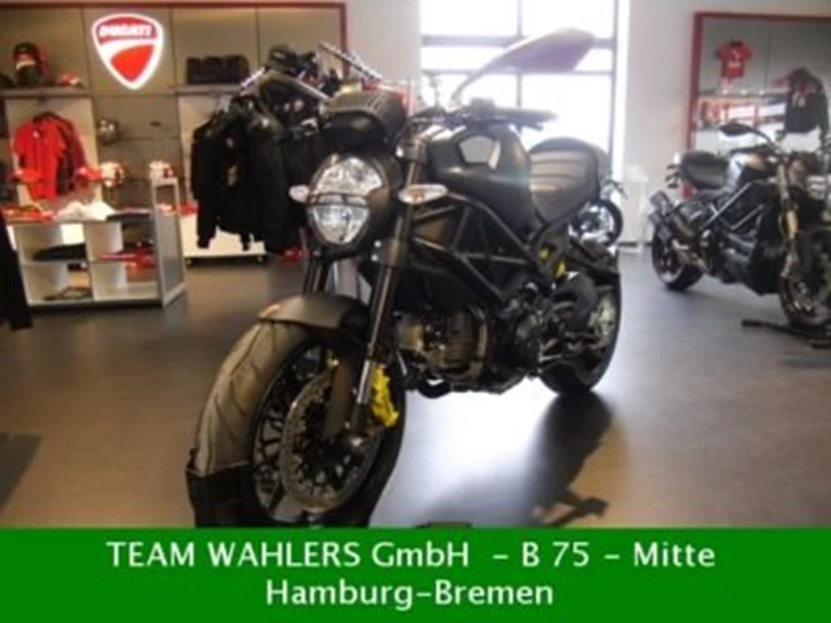 Umbgebautes Motorrad Ducati Monster 1100 Evo Bild 1: Umbgebautes Motorrad Ducati Monster 1100 Evo