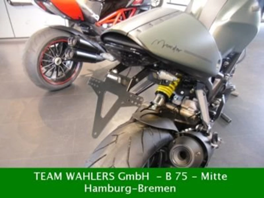 Umbgebautes Motorrad Ducati Monster 1100 Evo Bild 4: Umbgebautes Motorrad Ducati Monster 1100 Evo