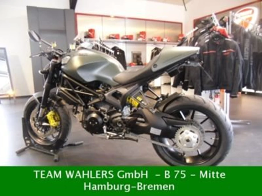 Umbgebautes Motorrad Ducati Monster 1100 Evo Bild 6: Umbgebautes Motorrad Ducati Monster 1100 Evo