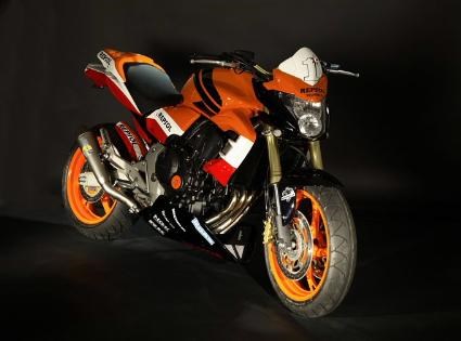 Umgebautes Motorrad Honda CB 600 F Hornet von Auto-und Motorradhaus Bürstadt GmbH - Bild 3 Umgebautes Motorrad Honda CB 600 F Hornet von Auto-und Motorradhaus Bürstadt GmbH - Bild 3