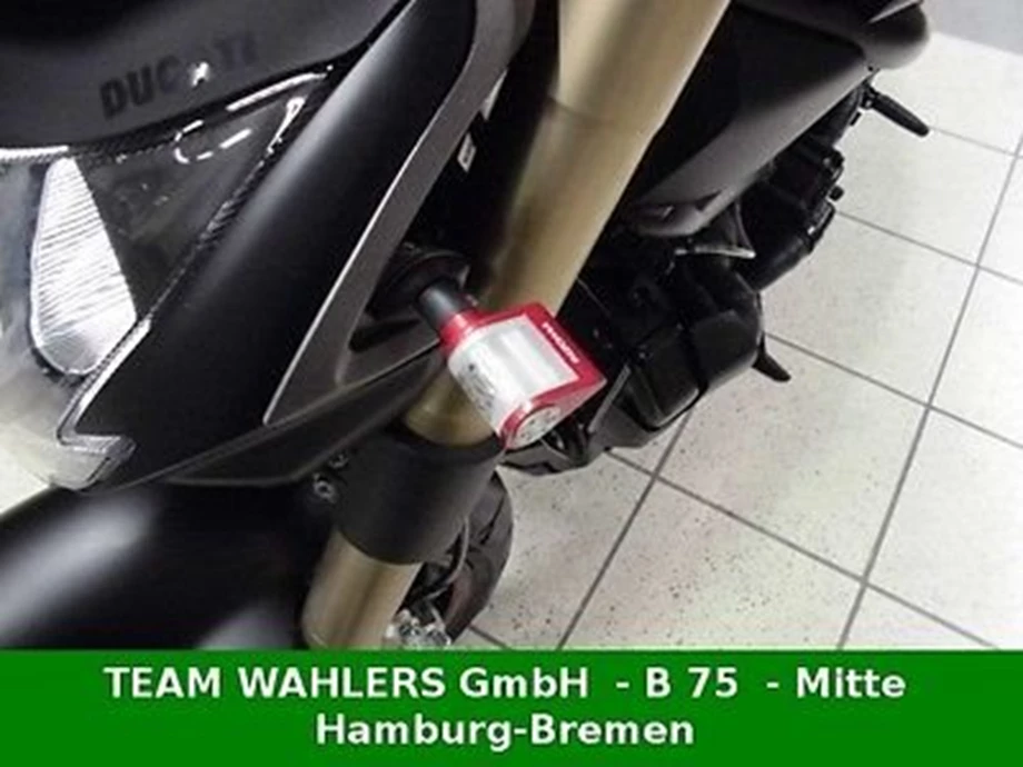 Umbgebautes Motorrad Ducati Streetfighter 848 Bild 10: Umbgebautes Motorrad Ducati Streetfighter 848