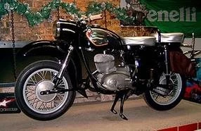 Umbgebautes Motorrad MZ ES 250/1 Bild 1: Umbgebautes Motorrad MZ ES 250/1