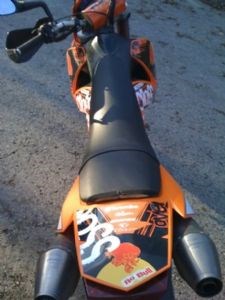 Umgebautes Motorrad KTM 660 SMC von 0riginal - Bild 9 Umgebautes Motorrad KTM 660 SMC von 0riginal - Bild 9