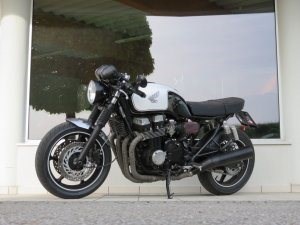Umgebautes Motorrad Honda CB 750 Sevenfifty von Stix KFZ-Handels GmbH - Bild 6 Umgebautes Motorrad Honda CB 750 Sevenfifty von Stix KFZ-Handels GmbH - Bild 6