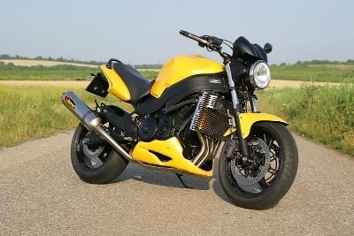 Umgebautes Motorrad Honda X11 von Motorrad Bogoly KG - Bild 1 Umgebautes Motorrad Honda X11 von Motorrad Bogoly KG - Bild 1