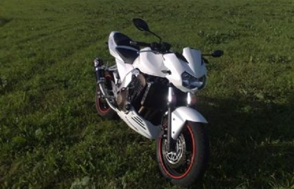 Kawasaki Z 750 Custom Bike