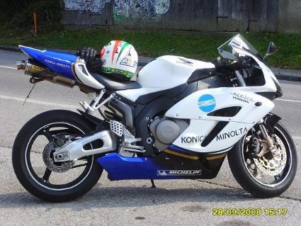 Umgebautes Motorrad Honda CBR1000RR Fireblade von gebrauchtmotorradinserat_tps_397367 - Bild 2 Umgebautes Motorrad Honda CBR1000RR Fireblade von gebrauchtmotorradinserat_tps_397367 - Bild 2