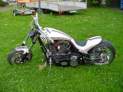 Umgebautes Motorrad Harley-Davidson Softail Custom FXSTC von X-Trem Custombikes - Bild 1 Umgebautes Motorrad Harley-Davidson Softail Custom FXSTC von X-Trem Custombikes - Bild 1