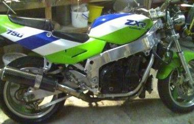 Gebrauchtmotorrad Kawasaki ZXR 750