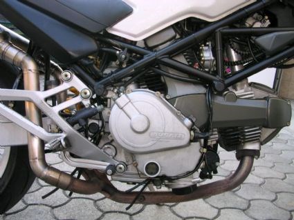 Umgebautes Motorrad Ducati Monster 600 von ibindes6 - Bild 5 Umgebautes Motorrad Ducati Monster 600 von ibindes6 - Bild 5