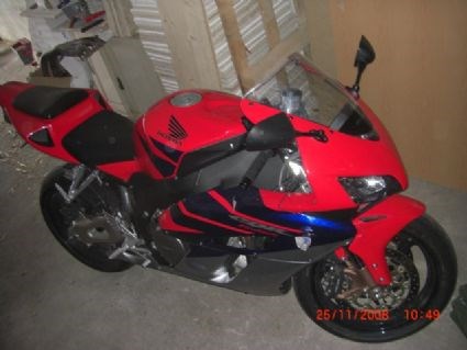 Umgebautes Motorrad Honda CBR1000RR Fireblade von carlos1 - Bild 2 Umgebautes Motorrad Honda CBR1000RR Fireblade von carlos1 - Bild 2