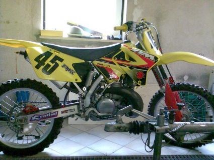 Umgebautes Motorrad Suzuki RM-250 von ThoNe45 - Bild 2 Umgebautes Motorrad Suzuki RM-250 von ThoNe45 - Bild 2