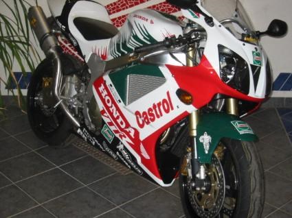 Umgebautes Motorrad Honda VTR 1000 SP-2 von Motorrad Kreiselmeyer GmbH - Bild 2 Umgebautes Motorrad Honda VTR 1000 SP-2 von Motorrad Kreiselmeyer GmbH - Bild 2