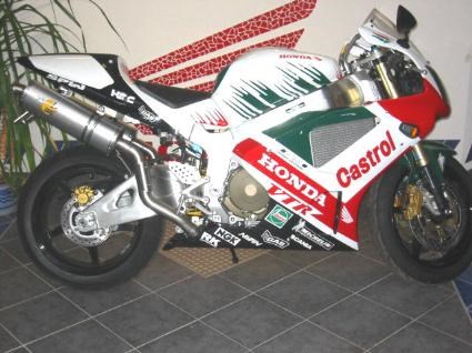 Umgebautes Motorrad Honda VTR 1000 SP-2 von Motorrad Kreiselmeyer GmbH - Bild 5 Umgebautes Motorrad Honda VTR 1000 SP-2 von Motorrad Kreiselmeyer GmbH - Bild 5