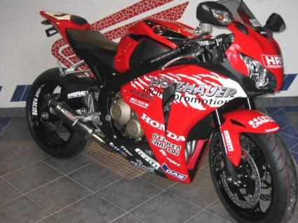 Umgebautes Motorrad Honda CBR1000RR Fireblade von Motorrad Kreiselmeyer GmbH - Bild 3 Umgebautes Motorrad Honda CBR1000RR Fireblade von Motorrad Kreiselmeyer GmbH - Bild 3