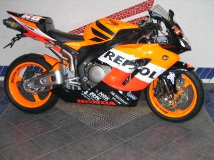 Umgebautes Motorrad Honda CBR1000RR Fireblade von Motorrad Kreiselmeyer GmbH - Bild 1 Umgebautes Motorrad Honda CBR1000RR Fireblade von Motorrad Kreiselmeyer GmbH - Bild 1