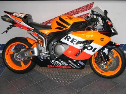 Umgebautes Motorrad Honda CBR1000RR Fireblade von Motorrad Kreiselmeyer GmbH - Bild 6 Umgebautes Motorrad Honda CBR1000RR Fireblade von Motorrad Kreiselmeyer GmbH - Bild 6