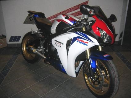 Umgebautes Motorrad Honda CBR1000RR Fireblade von Motorrad Kreiselmeyer GmbH - Bild 3 Umgebautes Motorrad Honda CBR1000RR Fireblade von Motorrad Kreiselmeyer GmbH - Bild 3