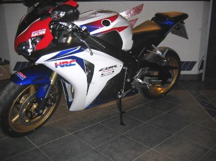 Umgebautes Motorrad Honda CBR1000RR Fireblade von Motorrad Kreiselmeyer GmbH - Bild 4 Umgebautes Motorrad Honda CBR1000RR Fireblade von Motorrad Kreiselmeyer GmbH - Bild 4