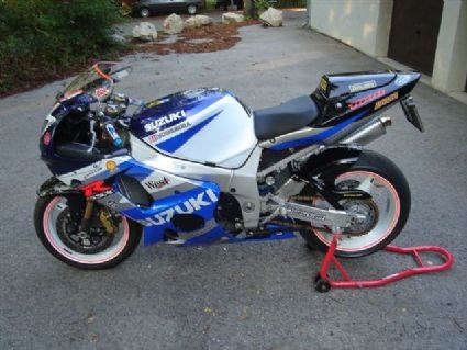 Umgebautes Motorrad Suzuki GSX-R 1000 von cheesy4711 - Bild 2 Umgebautes Motorrad Suzuki GSX-R 1000 von cheesy4711 - Bild 2