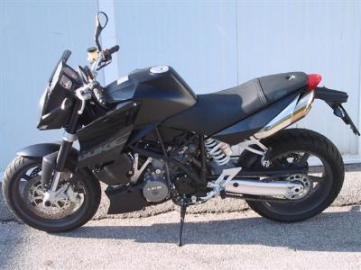 Umgebautes Motorrad KTM 990 Super Duke von PiaX - Bild 3 Umgebautes Motorrad KTM 990 Super Duke von PiaX - Bild 3