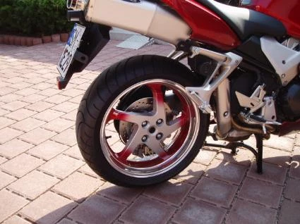 Umbgebautes Motorrad Honda VFR 800 F Bild 3: Umbgebautes Motorrad Honda VFR 800 F