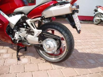Umbgebautes Motorrad Honda VFR 800 F Bild 4: Umbgebautes Motorrad Honda VFR 800 F