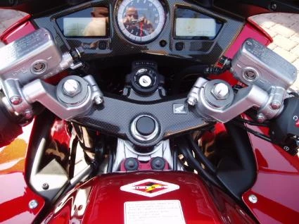 Umbgebautes Motorrad Honda VFR 800 F Bild 5: Umbgebautes Motorrad Honda VFR 800 F