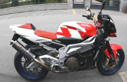 Aprilia RSV 1000 Tuono R Custom Bike Aprilia RSV 1000 Tuono R Custom Bike
