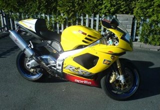 Aprilia RSV 1000 R Factory (RSV Mille R Factory) Aprilia RSV 1000 R Factory (RSV Mille R Factory)
